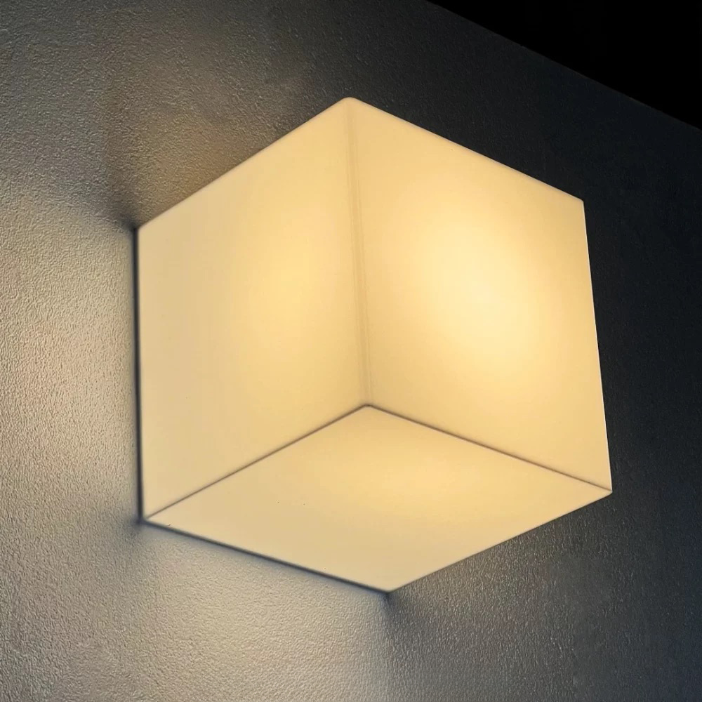 Acrylic Light Box | Cube