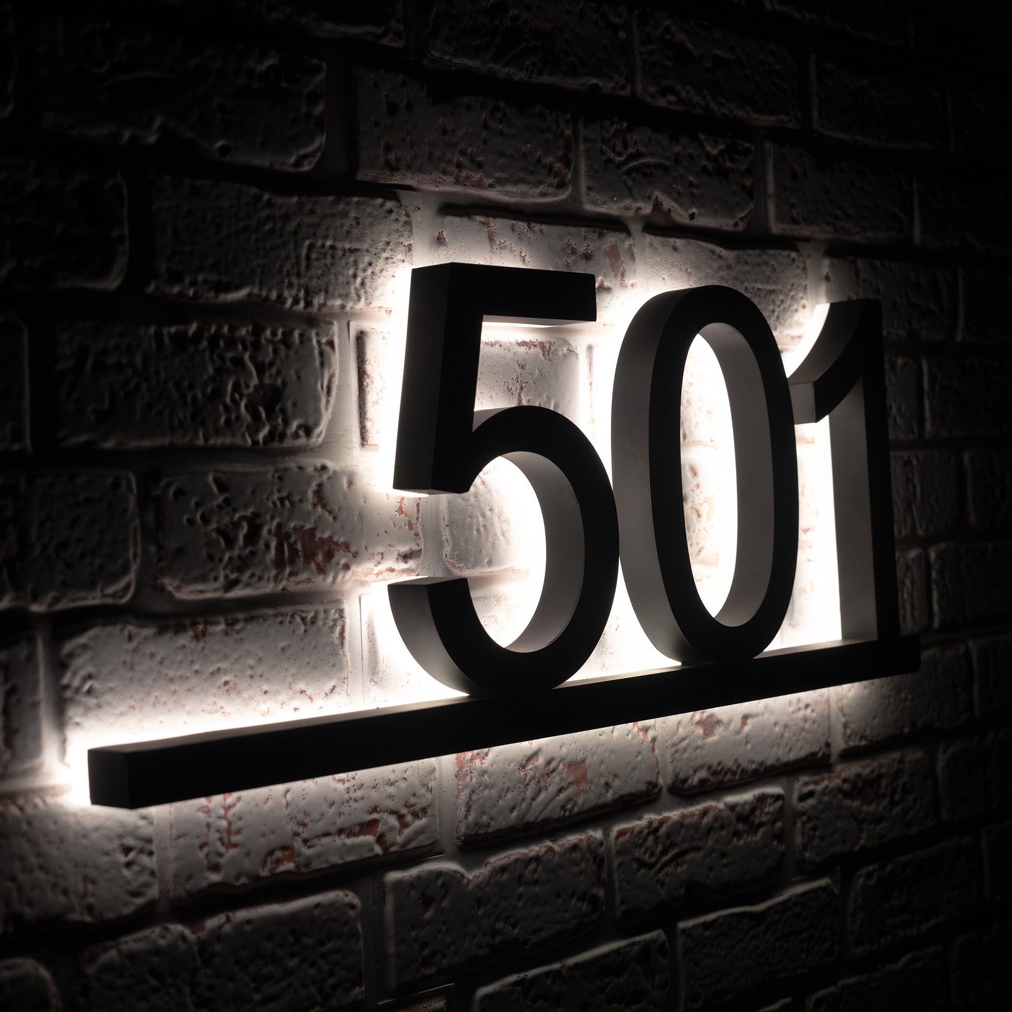 Solar powered backlit address sign with underline and dusk to dawn sensor